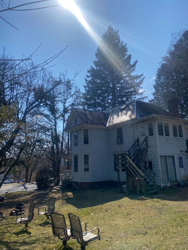 Building Photo - 502 Main St