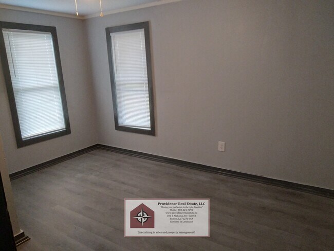 Building Photo - 1405 Lincoln Ave