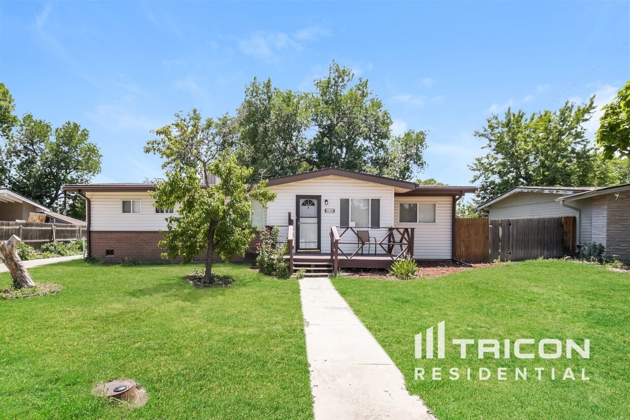 Primary Photo - 2530 Cottonwood Dr