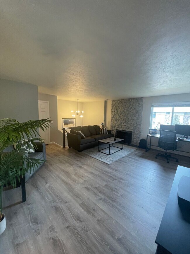Foto del edificio - Renovated 3 Bedroom 1.5 Bathroom in Arvada!