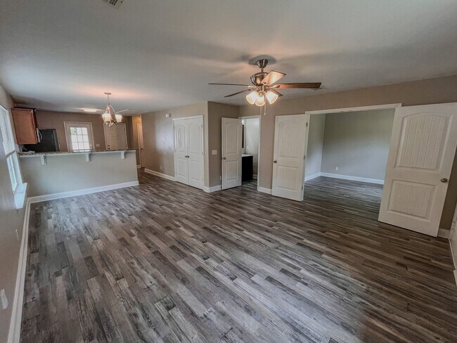Building Photo - 18 Ristona Dr
