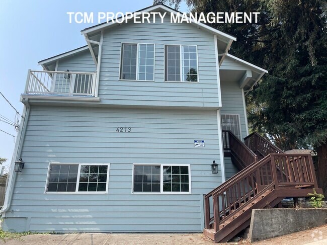 Building Photo - 4213 5th Ave NE
