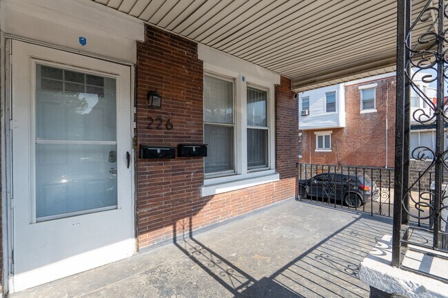 Building Photo - Lovely 2 bedroom