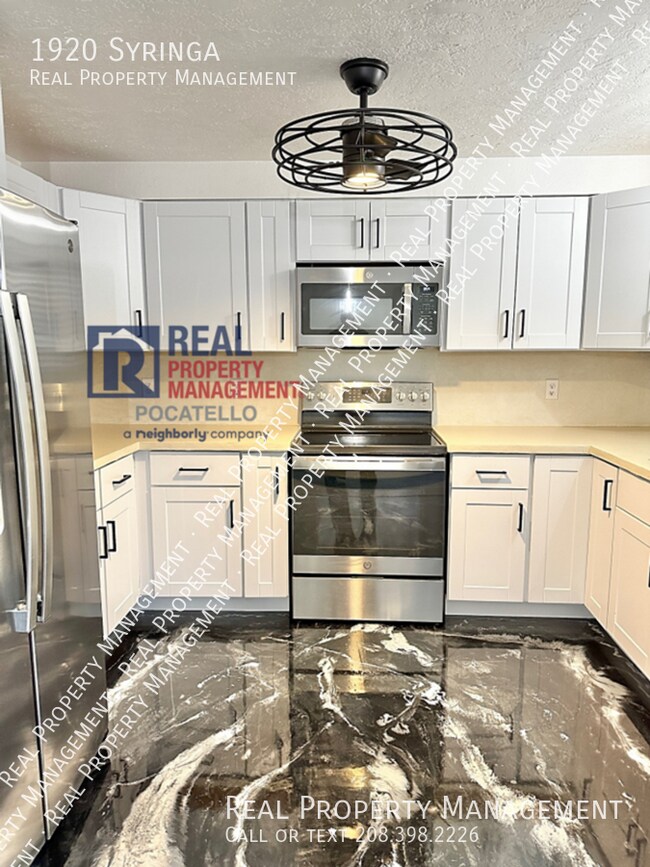 Foto del edificio - MOVE IN SPECIAL - 3 bed 2.5 bath double ca...