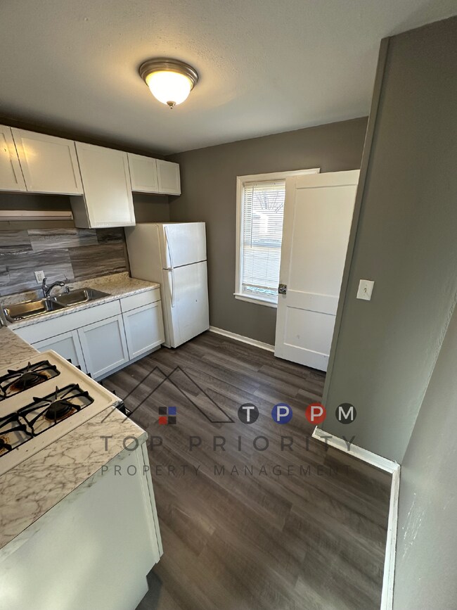 Building Photo - 2 Bedroom | 1 Bathroom Single-Family Home ...