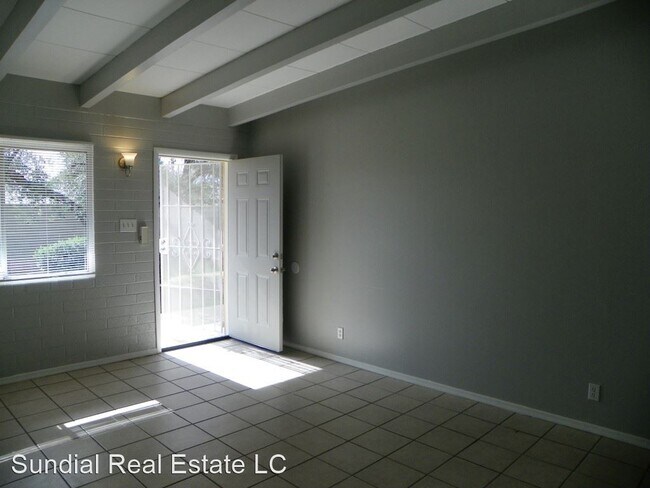 Building Photo - 3630 N 15th Ave