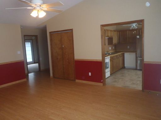 Building Photo - 405 Lancaster Ct