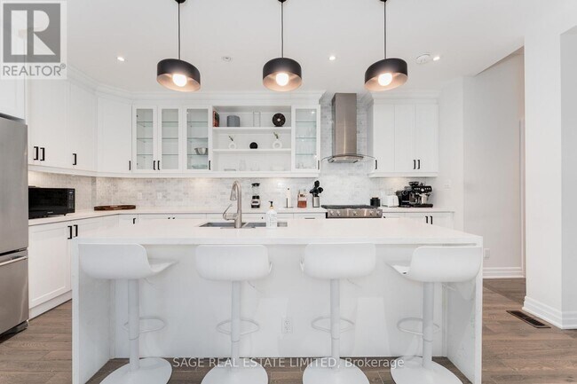 Photo du bâtiment - 135 Macdonell Ave