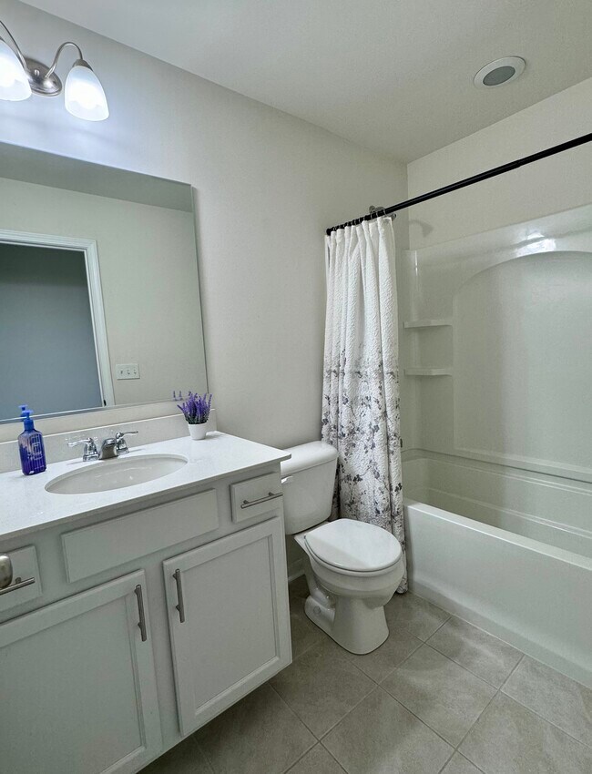 Building Photo - 14024 S Sheridan Trail