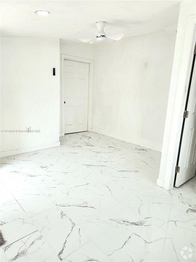 Building Photo - 3061 NW 187th St