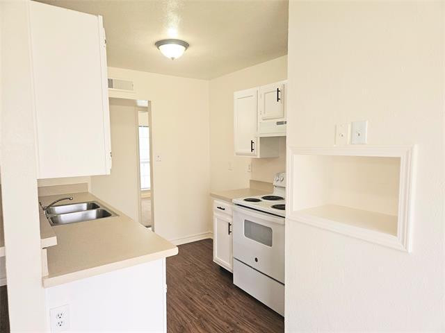 Foto del edificio - 2316 Wildbriar Dr