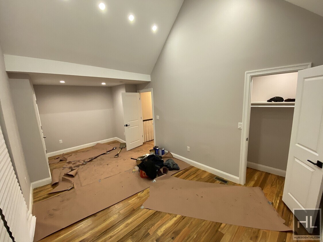 CROSBY AVENUE Room for Rent in Brooklyn, NY