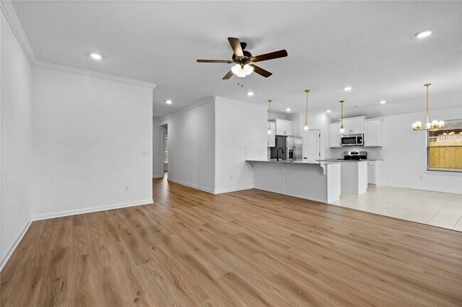 Foto del edificio - 275 W Tyler Rd