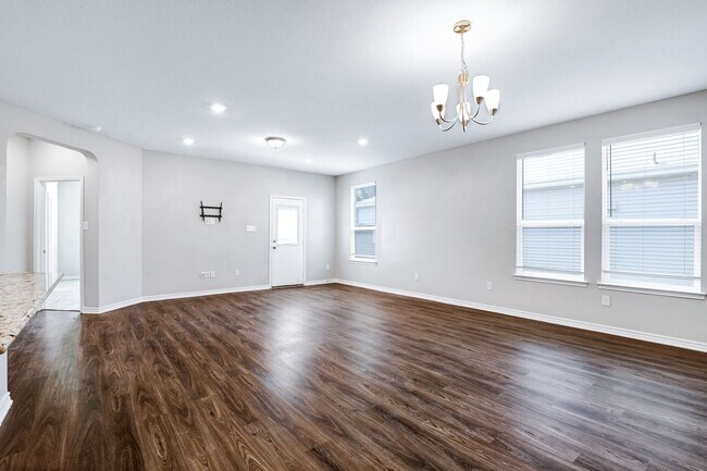 Building Photo - Single Story 3-Bedroom Haven with Modern A...