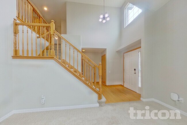 Building Photo - 18659 E Hamilton Dr
