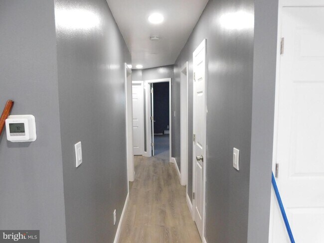 Building Photo - 39 Stecher St