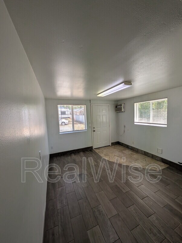 Foto del edificio - 333 S Old Pacific Hwy