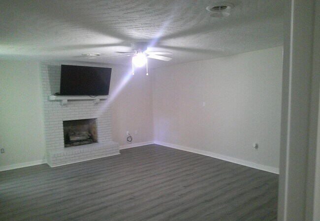 Foto del edificio - ****JUST REDUCED****320 Oakhill Circle Cli...