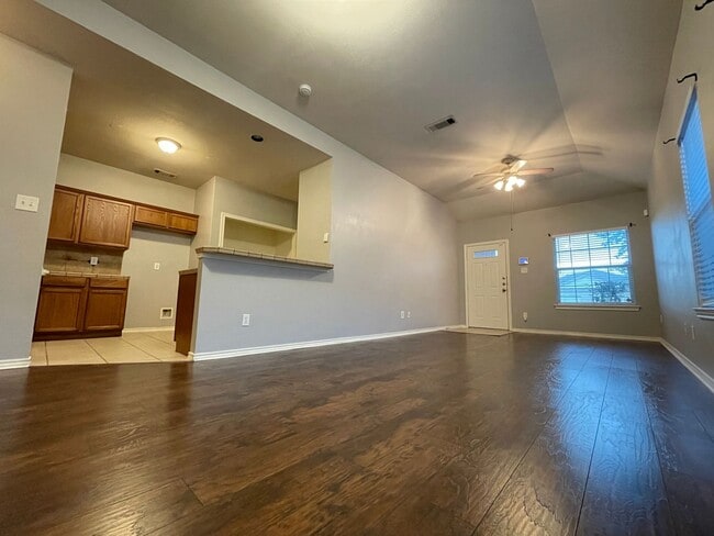 Photo - 3/2 Duplex with Garage Townhome