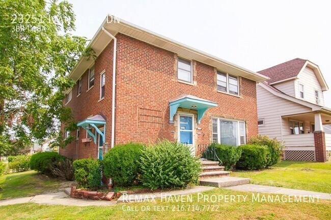 Foto del edificio - 23251 Ivan Ave