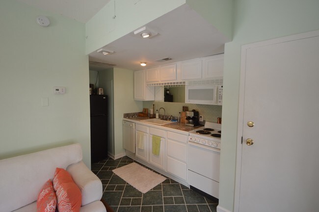 Building Photo - 54 Wentworth St