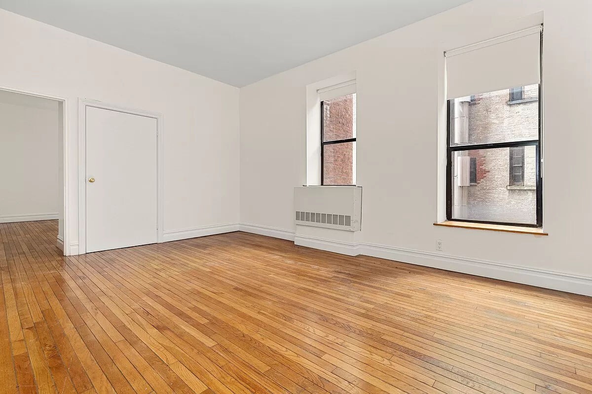 Foto principal - 154 W 70th St