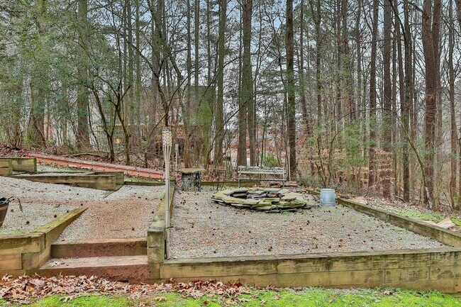 Foto del edificio - Sharpsburg Basement Apartment, ALL utilities included.