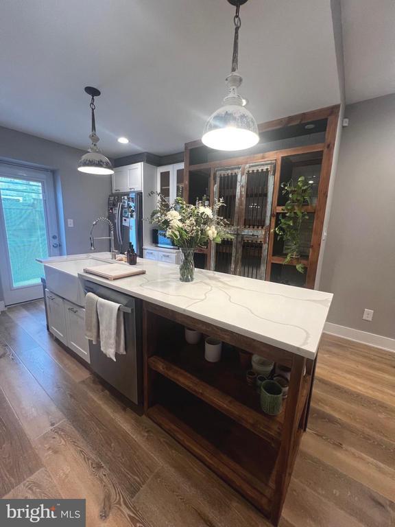 Foto del edificio - 1929 Dudley St