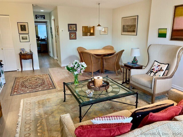 Building Photo - 350 Grovers Ave