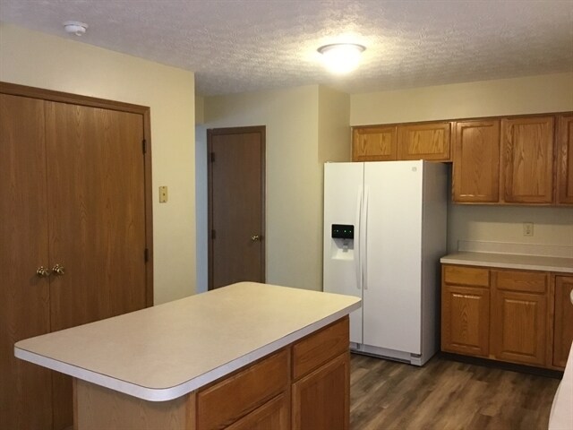 Foto del edificio - 7643 Howell Park Drive