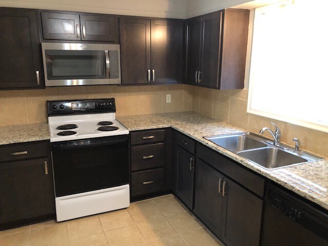 Foto del edificio - 4919 Davenport St