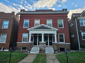 Building Photo - 1830 Russell Blvd