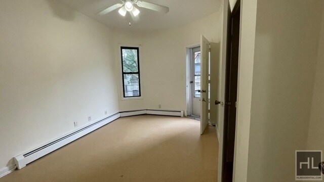 Foto del edificio - 1054 E 14th St