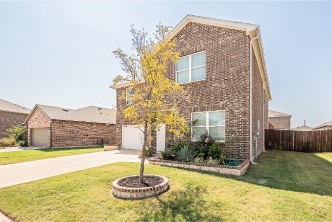 Foto del edificio - Spacious 5 bedroom with plenty of space for everyone-move in special ***  $500.00 off the first m...