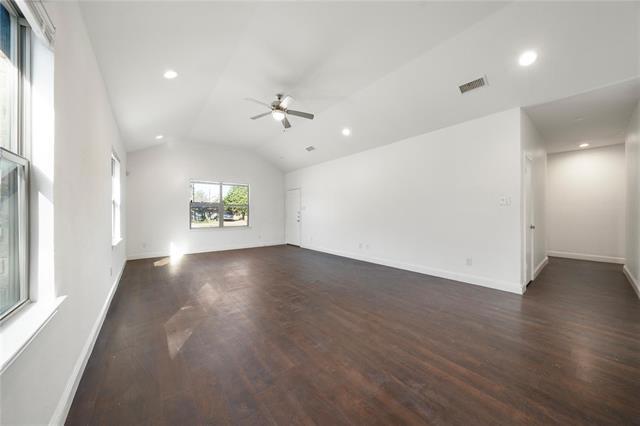 Foto del edificio - 4800 Rimwood Dr