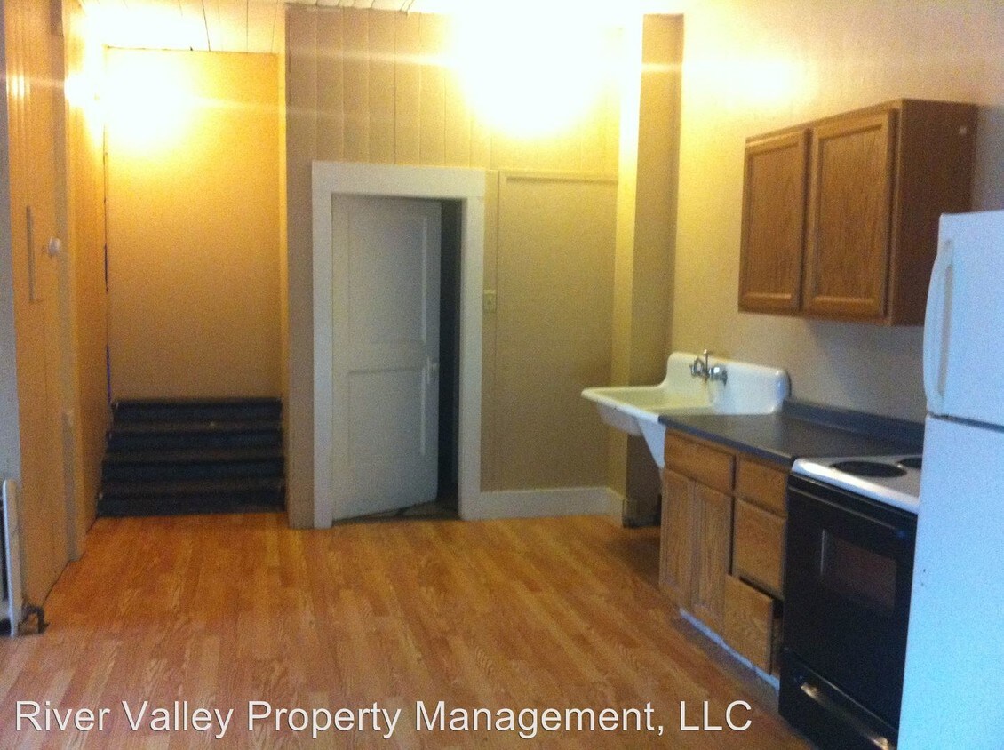 Foto principal - 63 Main St