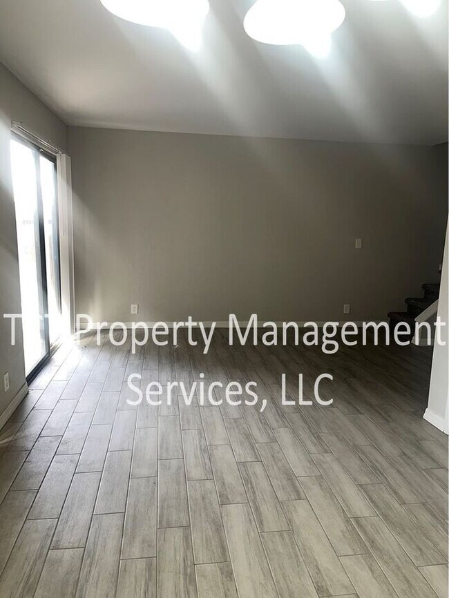 Foto del edificio - Updated Townhome in the heart of Chandler