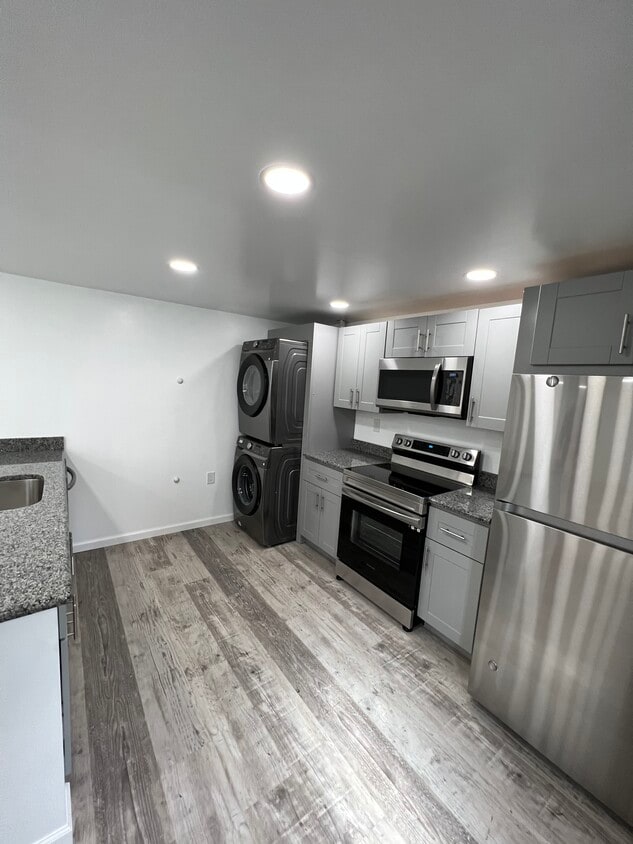 Primary Photo - 109 Perrin Ave