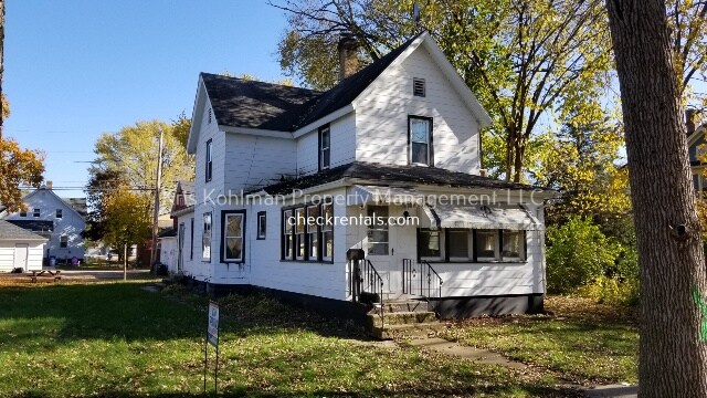 Building Photo - 914 Madison St
