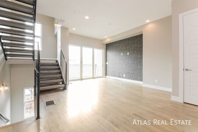 Foto del edificio - 2121 N Marion St