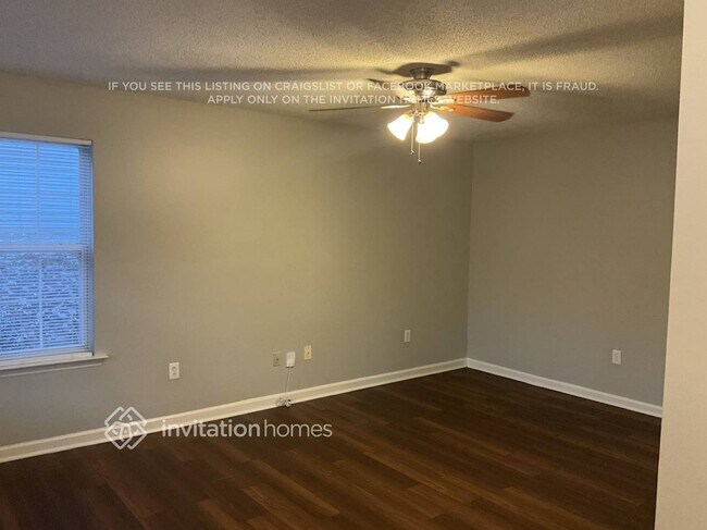 Foto del edificio - 4301 Fawn Glen Dr