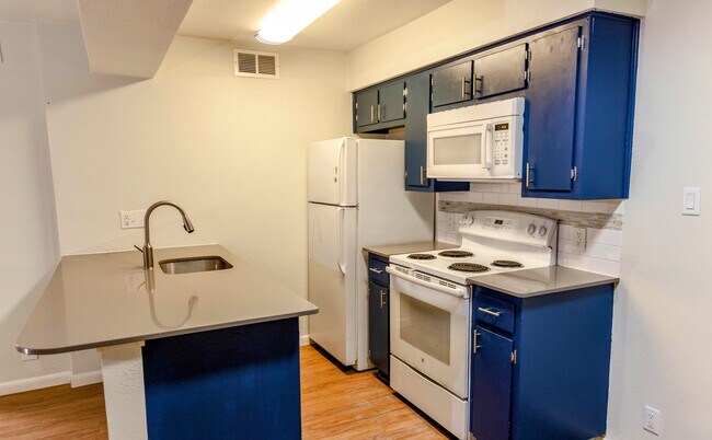 Building Photo - 3503 Alpine Cir