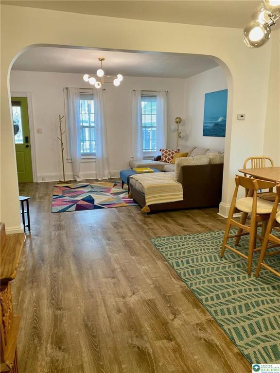 Building Photo - 37 E Evergreen St