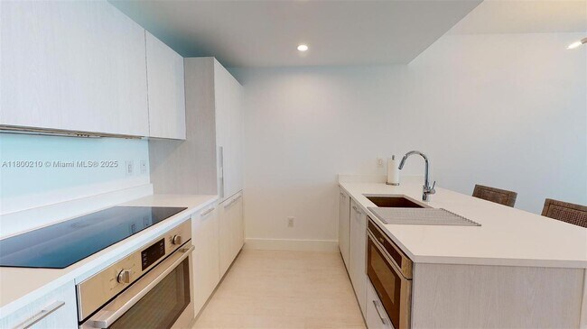 Foto del edificio - 501 NE 31st St