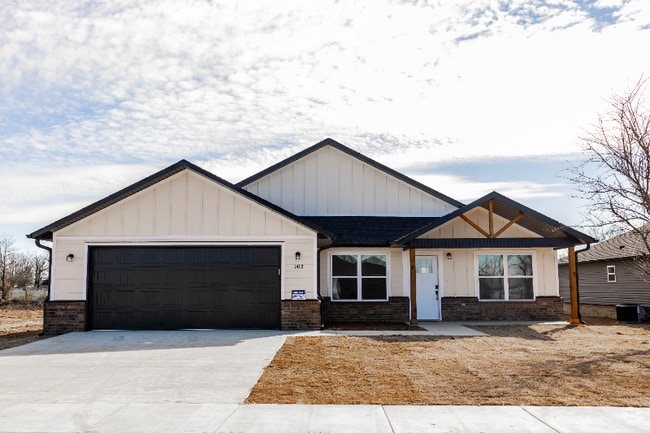 Building Photo - 1412 E Emelyn Ln