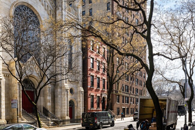 Foto del edificio - 133 W 4th St