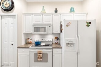 Building Photo - 8782 Middlebrook Dr