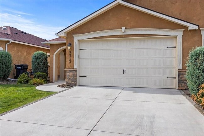 Building Photo - 9312 Majestia Ln