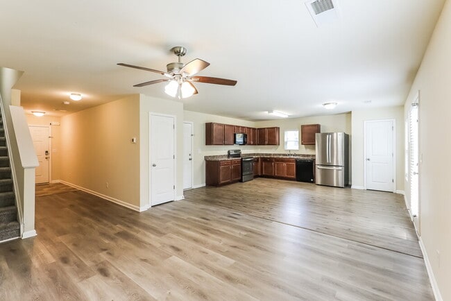 Building Photo - 12026 Quail Dr