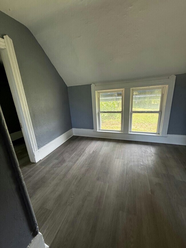 Foto del edificio - 1377 E 66th St